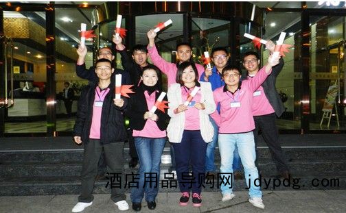 都市酒店管理培训学校优秀毕业学员合影